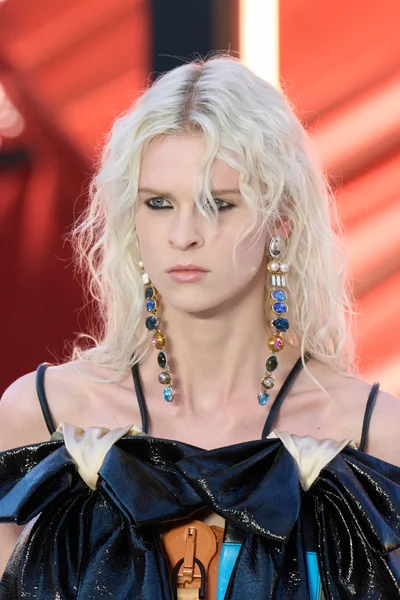 Look 39